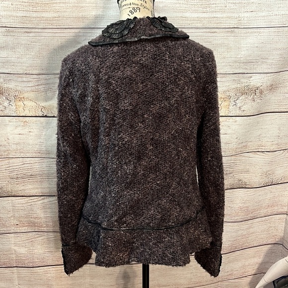 Dolce Cabo Cardigan Sweater Leather Rosettes Trim Size Large - Picture 8 of 14